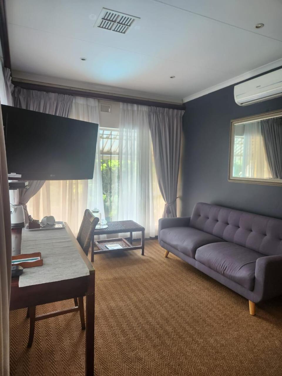 Hillton Manor Guest House Richards Bay Exterior foto